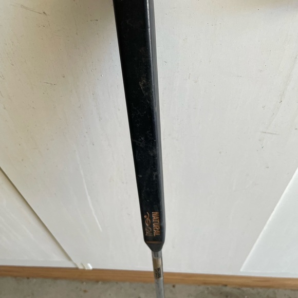 The mallet thing natural golf putter RH 35” in excellent condition - Picture 3 of 8